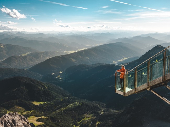 Treppe ins Nichts am Dachstein Gletscher